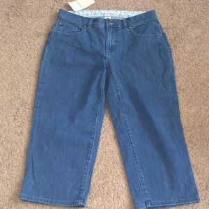 NWT IZOD Secret Slimming Tummy Panel Capri  Jeans